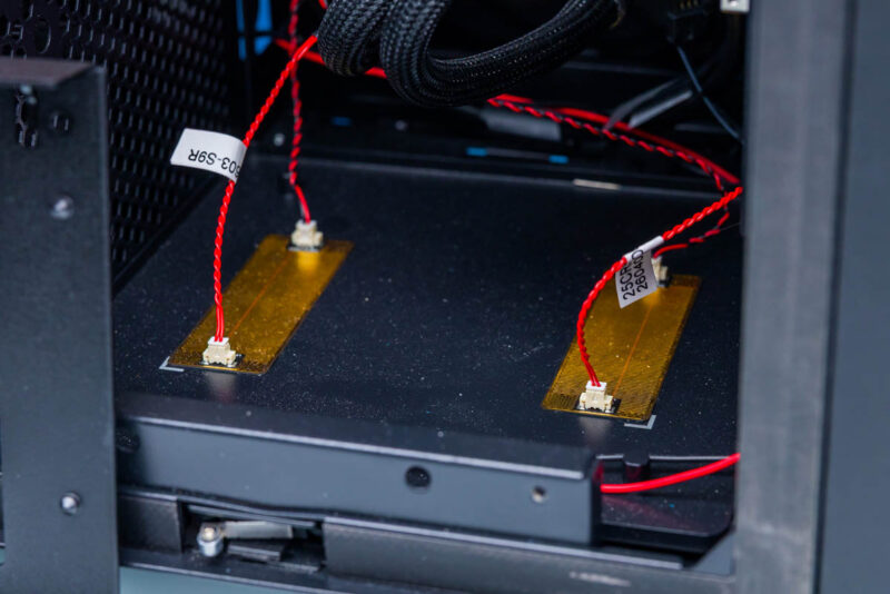 GIGABYTE W775-V10-L01-Leak Indicator 5