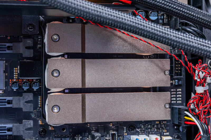 GIGABYTE W775-V10-L01-M.2 2280 PCIe 6.0 Slots 2