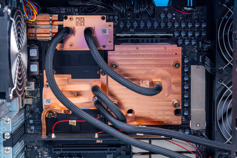 GIGABYTE W775-V10-L01-NVIDIA 1