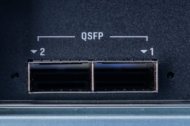 GIGABYTE-W775-V10-L01-QSFP-Ports-3
