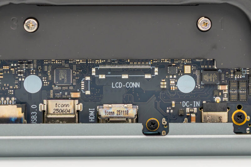 GMKtec EVO-X3 AI Mini PC-LCD CONN 1