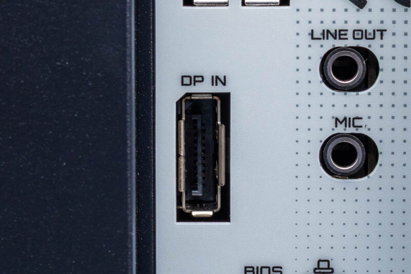 Gigabyte TRX50 AERO D-DisplayPort Input 1