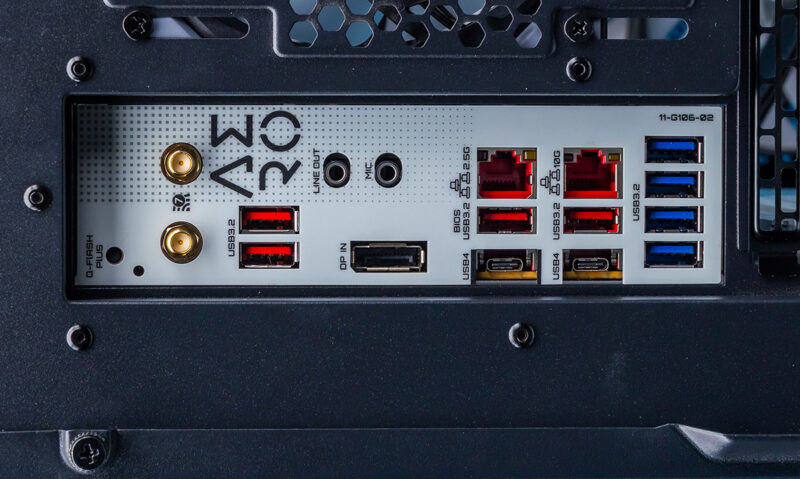 Gigabyte-TRX50-AERO-D-Rear-IO