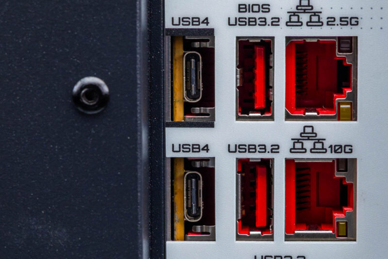 Gigabyte TRX50 AERO D-USB4 Type-C Ports 1