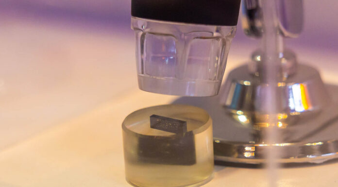 This is BiCS NAND Close Up from Kioxia and Sandisk KIOXIA-BiCS Flash Gen 10 1Tb TLC NAND 5