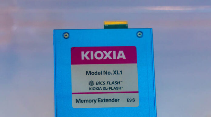 Kioxia XL1 CXL XL-FLASH NAND Device Shown KIOXIA-XL1 E3.S SSD 2