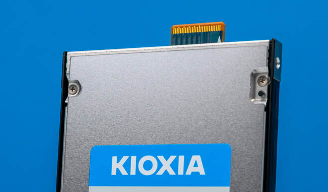 Kioxia CM9-R 15.36TB E3.S NVMe SSD Review KIOXIA CM9 E3.S Enterprise NVMe SSD-Top Angled 1
