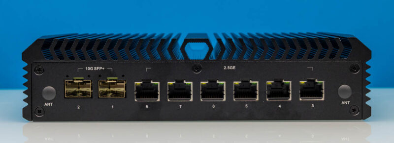Qotom Q30952UE-Rear 1