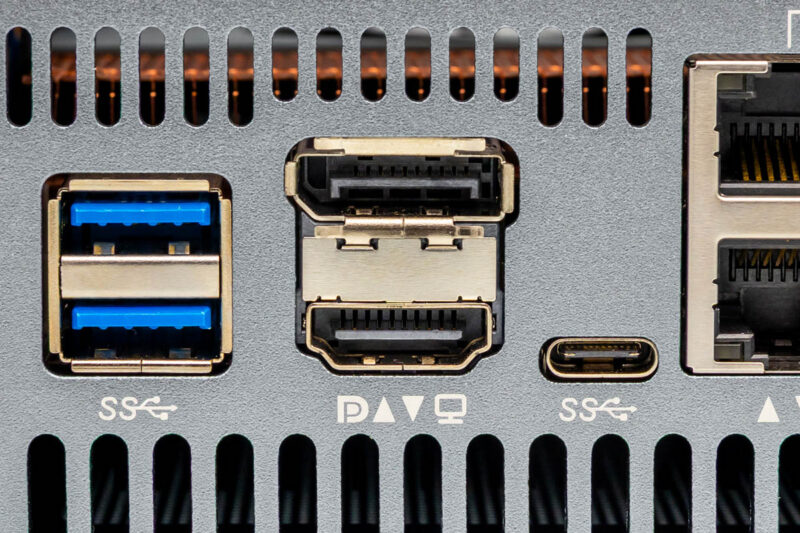 Qotom Q51551UT-Display Port 1