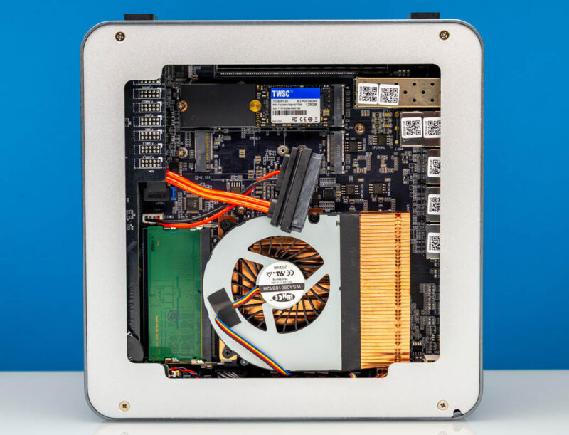 Qotom Q51551UT-Inside 1