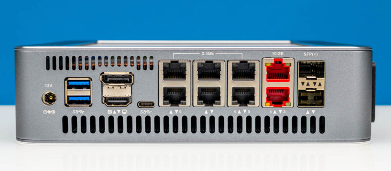 Qotom Q51551UT-Rear 1