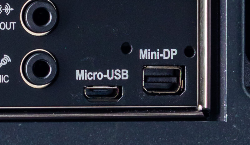 MSI XpertStation WS300 Mini Display Port 2 MSI XpertStation WS300 Mini Display Port 2