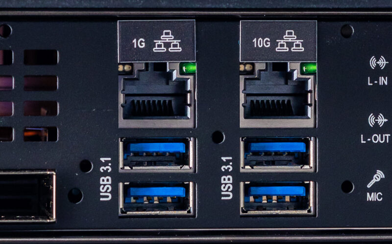 MSI XpertStation WS300 USB 3.1 Type A Ports 4 MSI XpertStation WS300 USB 3.1 Type A Ports 4