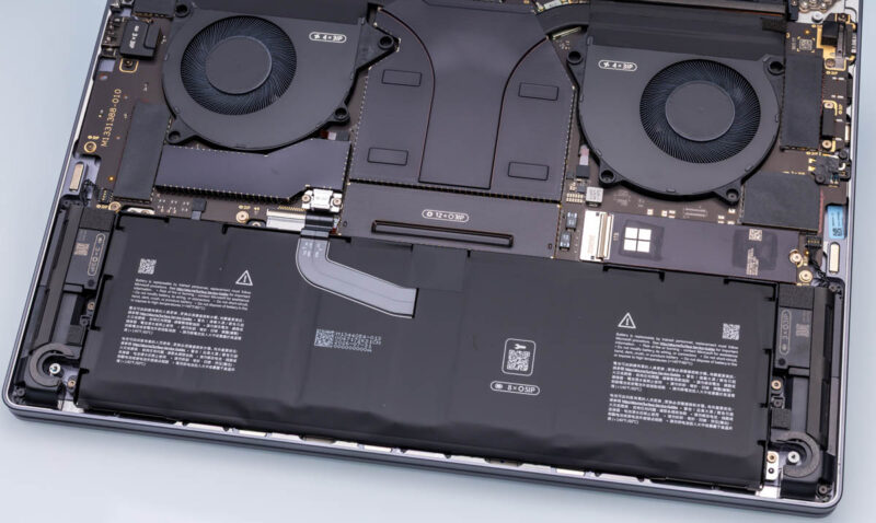 Microsoft Surface Laptop Ultra-Battery 1 Microsoft Surface Laptop Ultra-Battery 1
