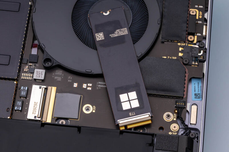 Microsoft Surface Laptop Ultra-SSD 2 Microsoft Surface Laptop Ultra-SSD 2